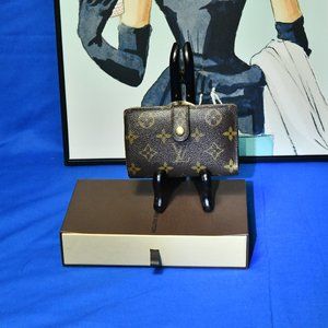 Louis Vuitton Vintage Compact Monogram